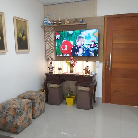 Sobrado 08 Com Duas Suites, Conf Γκουαρούχα Εξωτερικό φωτογραφία