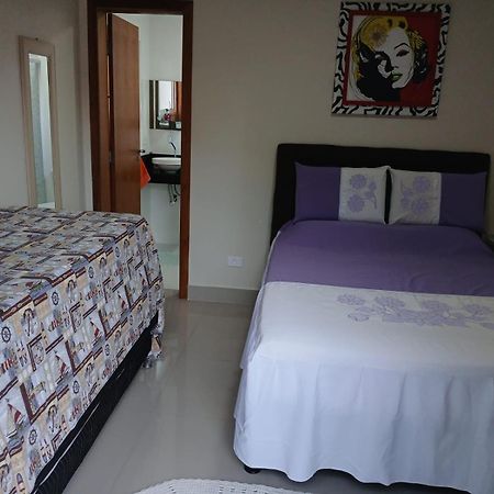Sobrado 08 Com Duas Suites, Conf Γκουαρούχα Εξωτερικό φωτογραφία