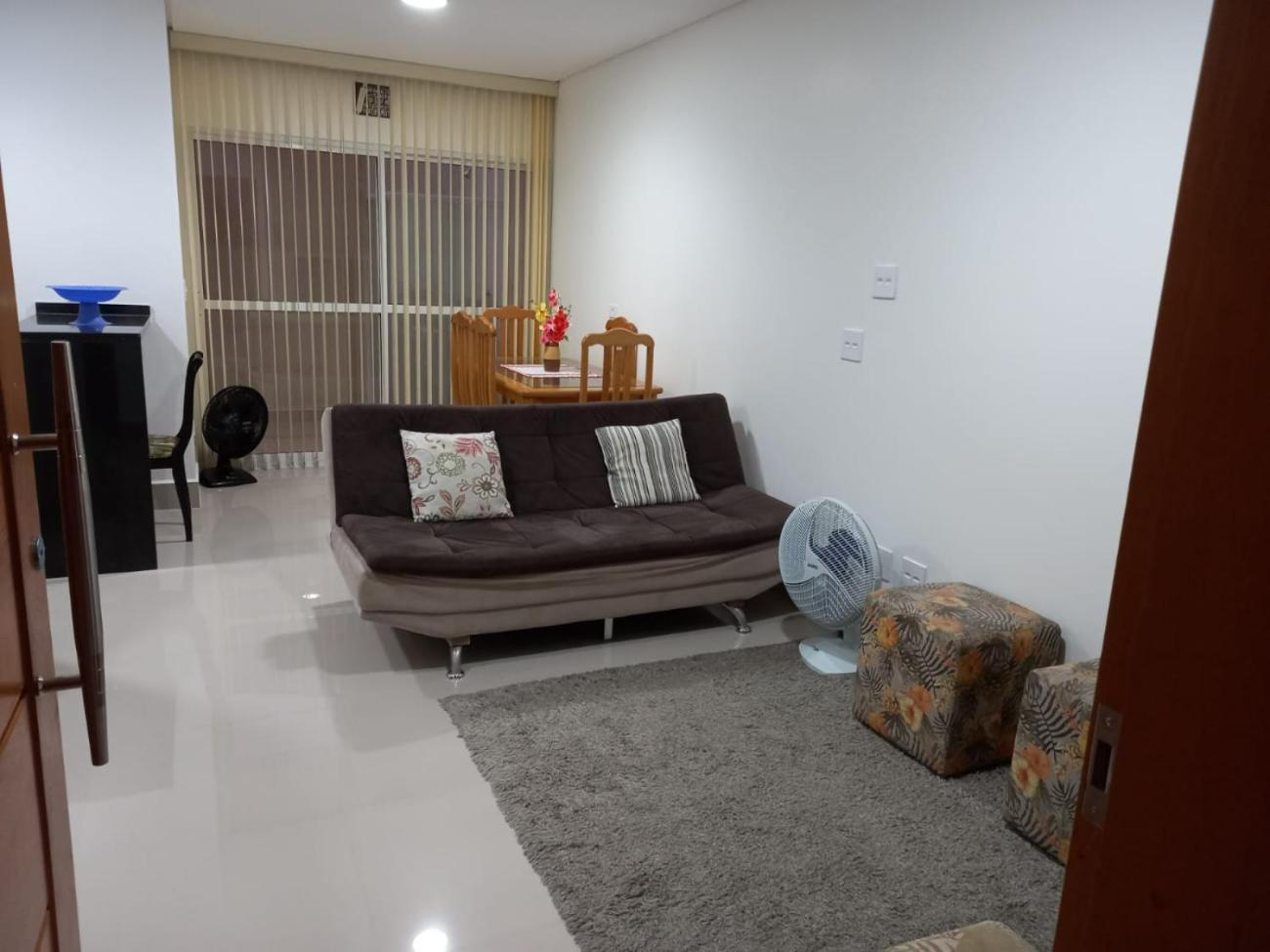 Sobrado 08 Com Duas Suites, Conf Γκουαρούχα Εξωτερικό φωτογραφία