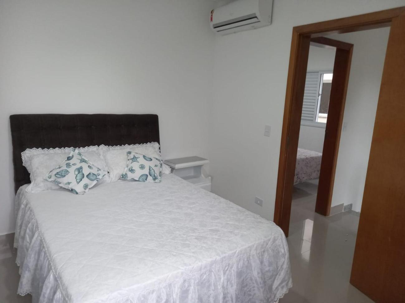 Sobrado 08 Com Duas Suites, Conf Γκουαρούχα Εξωτερικό φωτογραφία