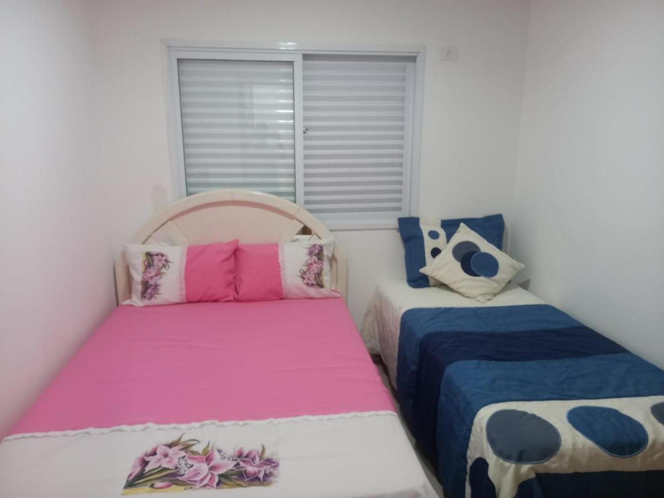 Sobrado 08 Com Duas Suites, Conf Γκουαρούχα Εξωτερικό φωτογραφία