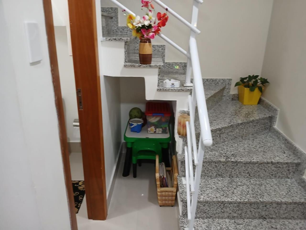 Sobrado 08 Com Duas Suites, Conf Γκουαρούχα Εξωτερικό φωτογραφία