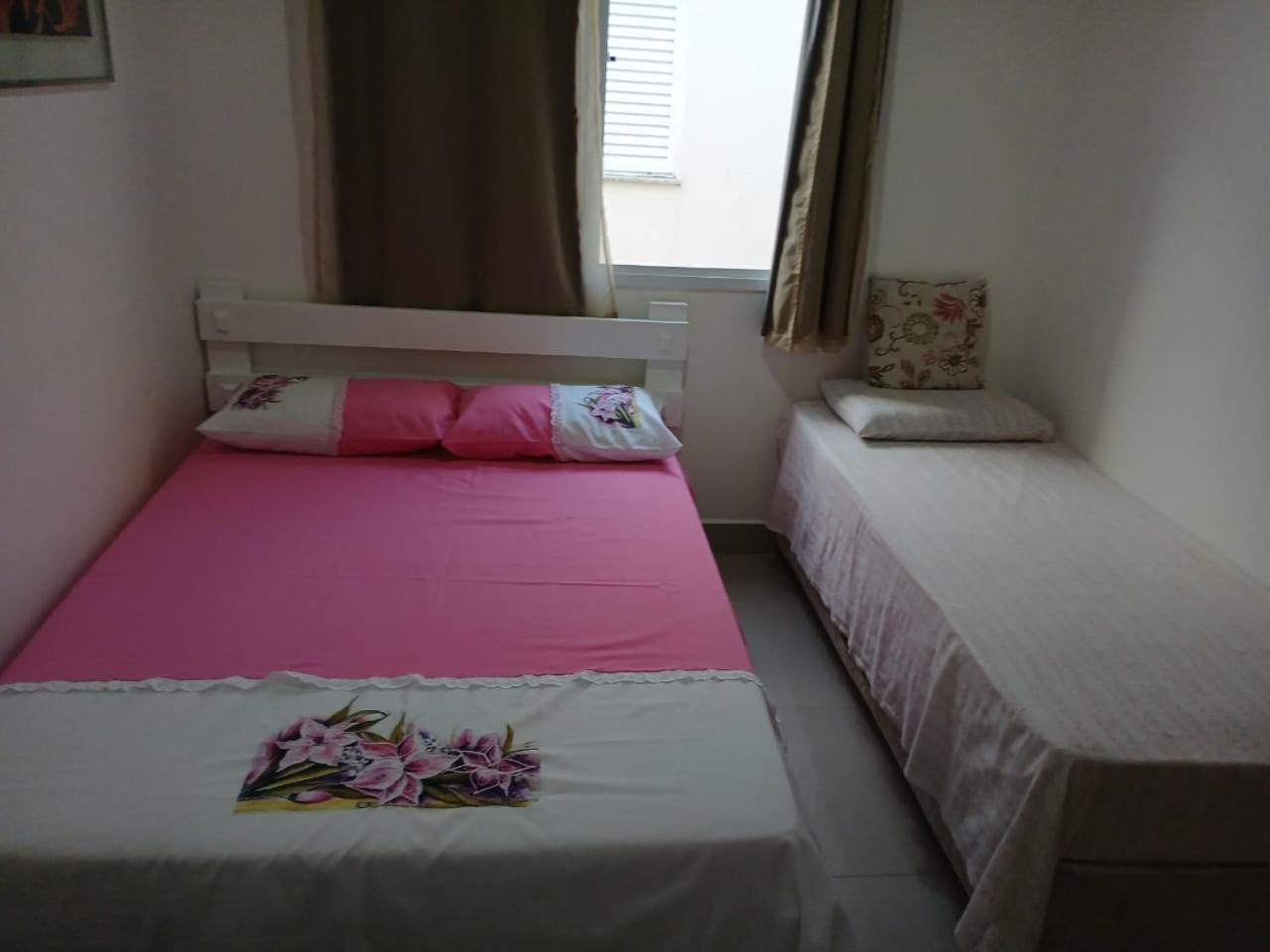 Sobrado 08 Com Duas Suites, Conf Γκουαρούχα Εξωτερικό φωτογραφία
